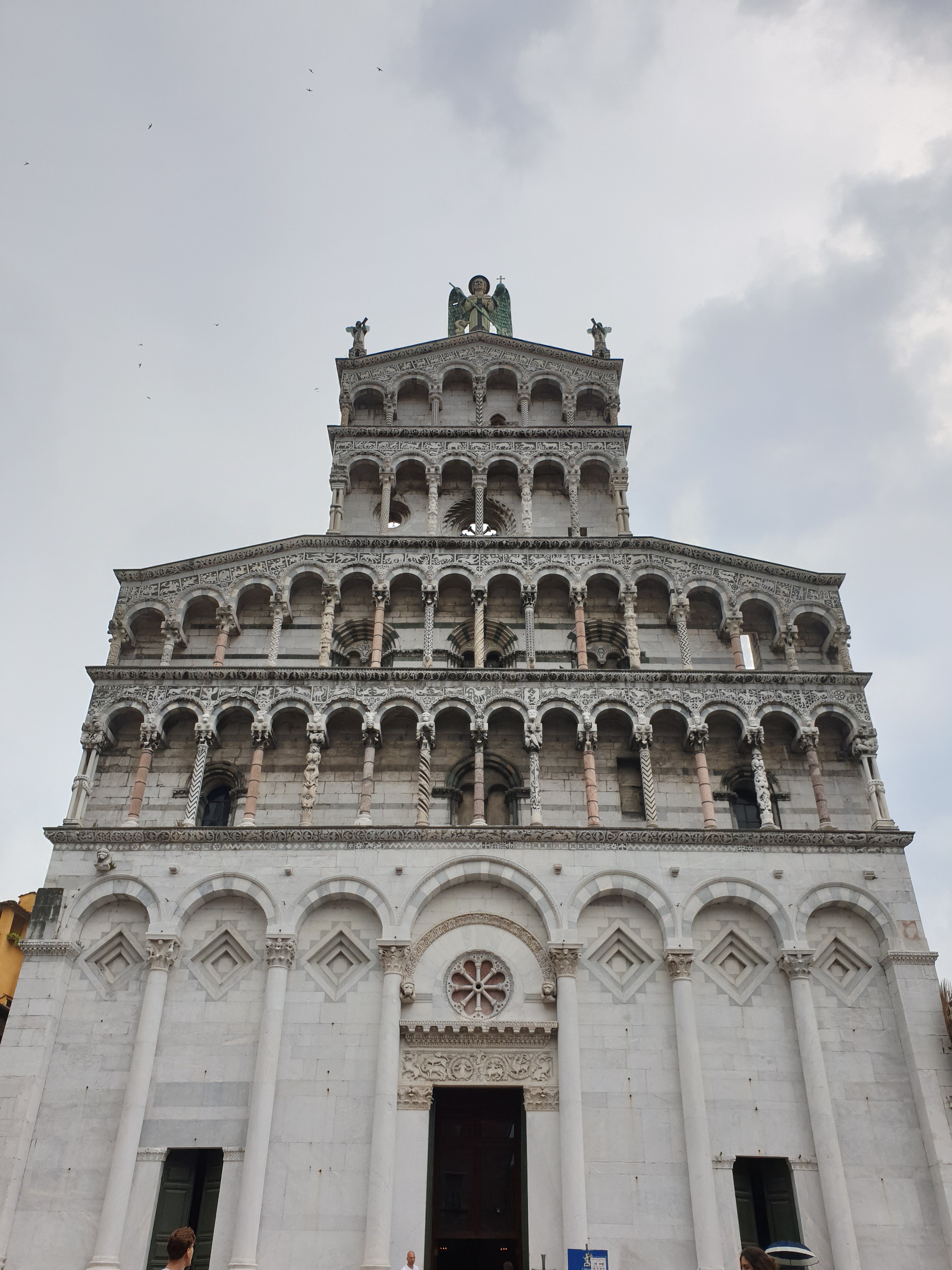 san michele kilisesi