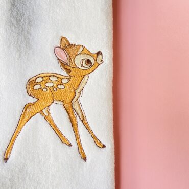 Bambi Yastık & Havlu ve Sürprizli Bir Takım